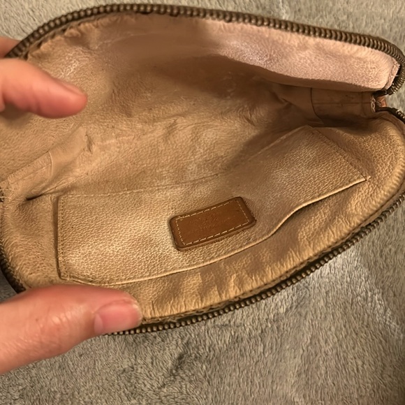 Louis Vuitton Cosmetic Case - Picture 6 of 7